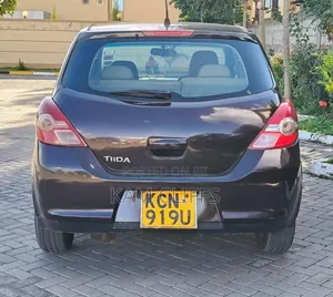 Nissan Tiida 2010 Burgundy