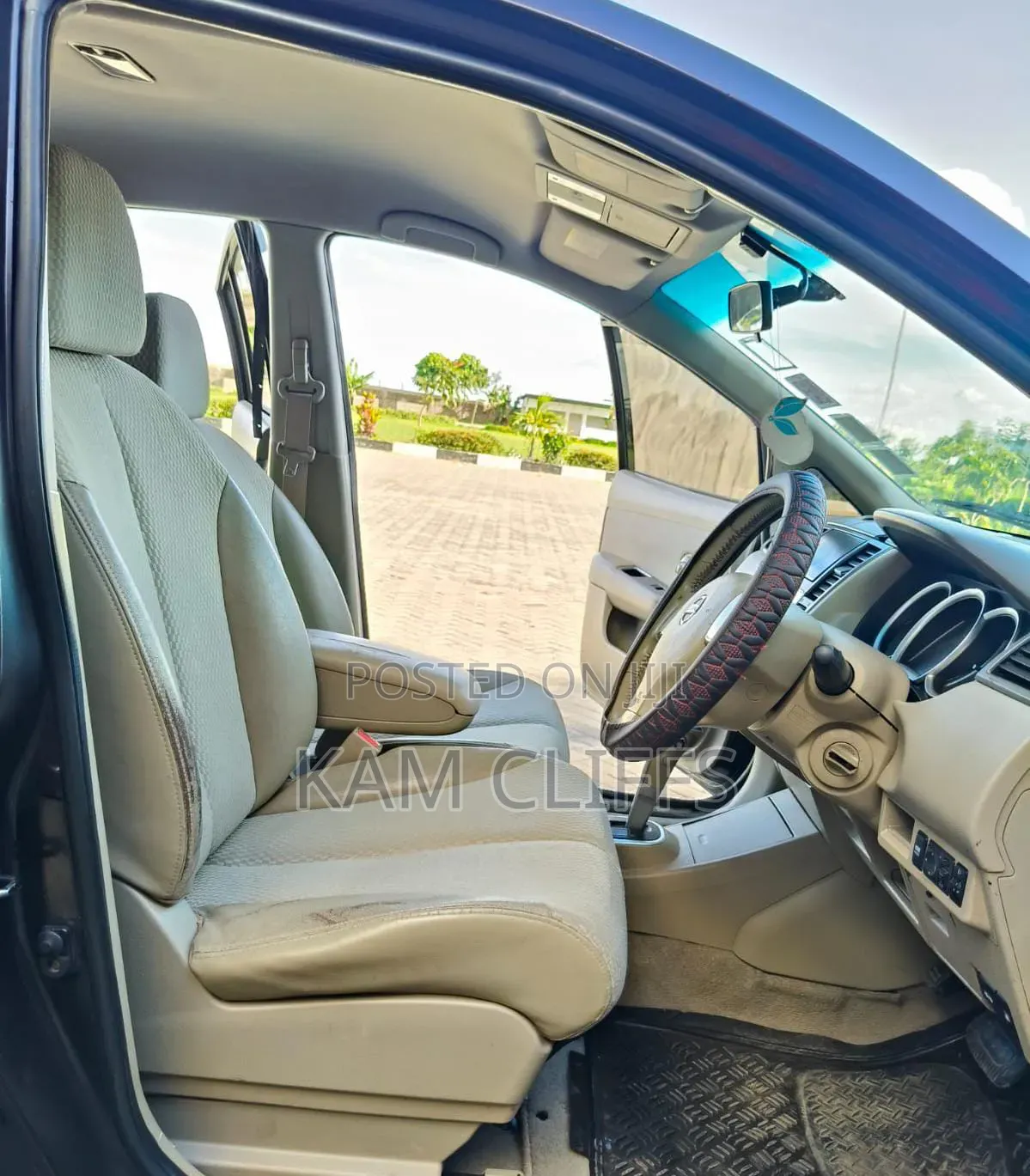 Nissan Tiida 2010 Burgundy