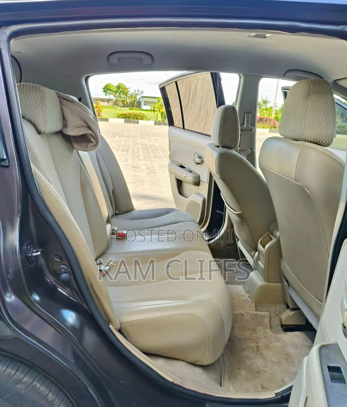 Nissan Tiida 2010 Burgundy