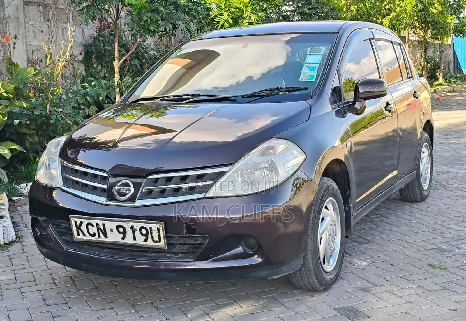 Nissan Tiida 2010 Burgundy