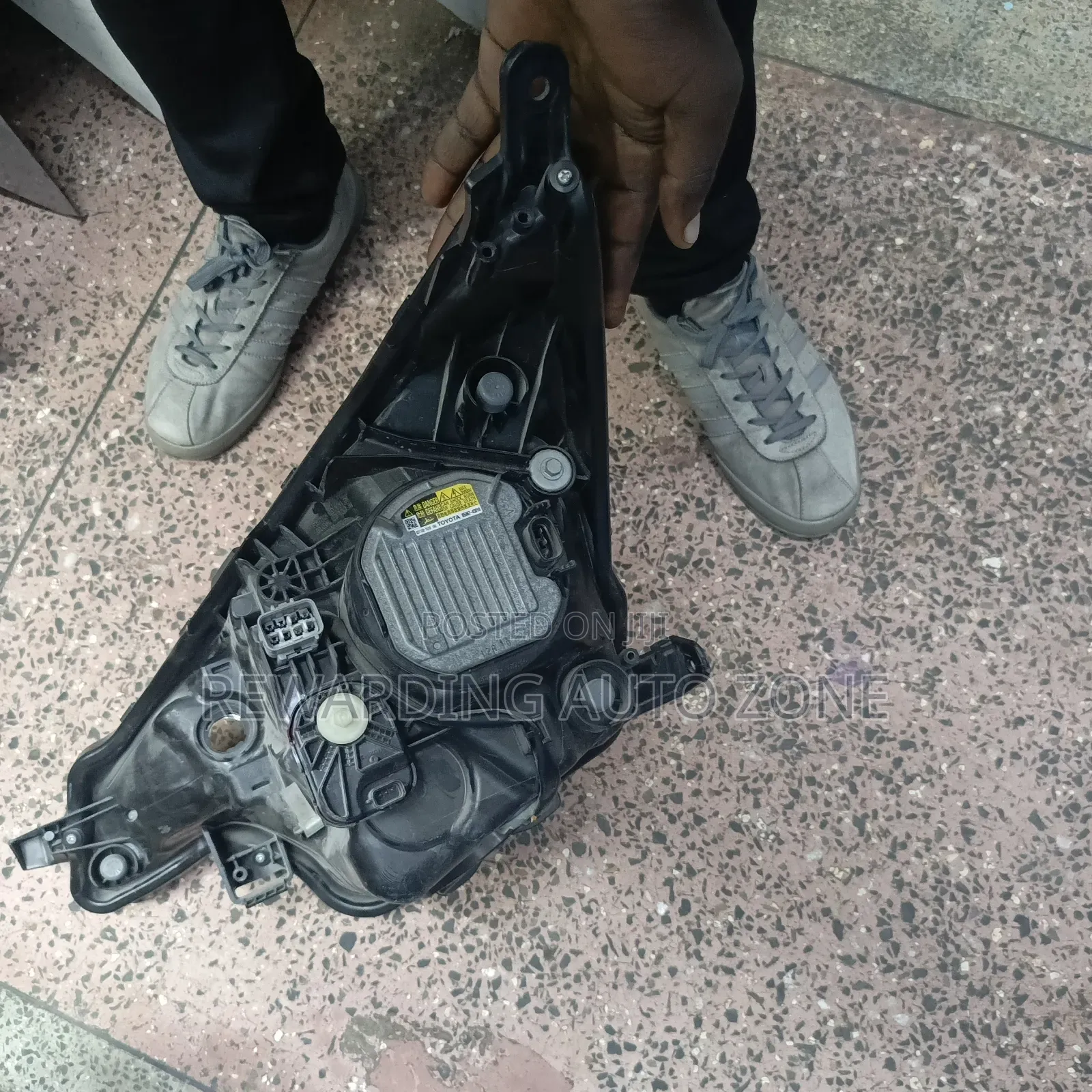Ractis 2015 Headlight Zenon
