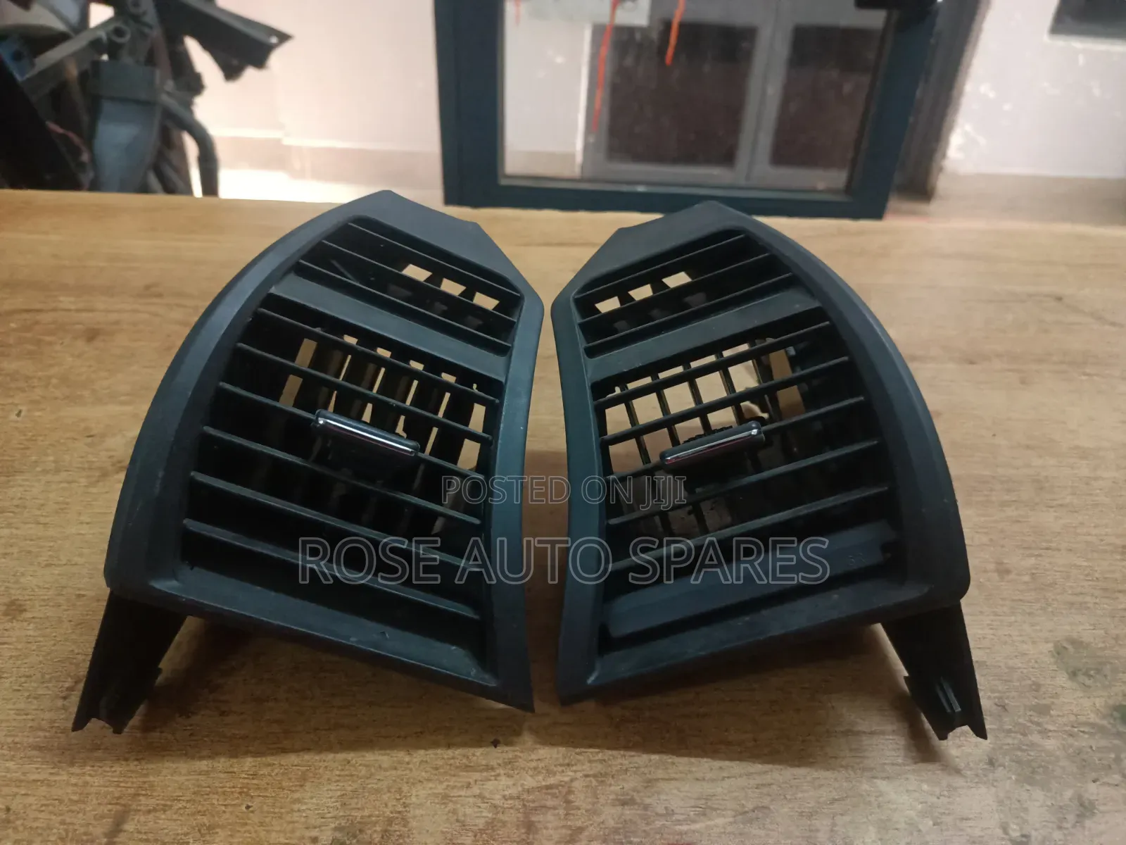 Premi 275 Dashboard Vents