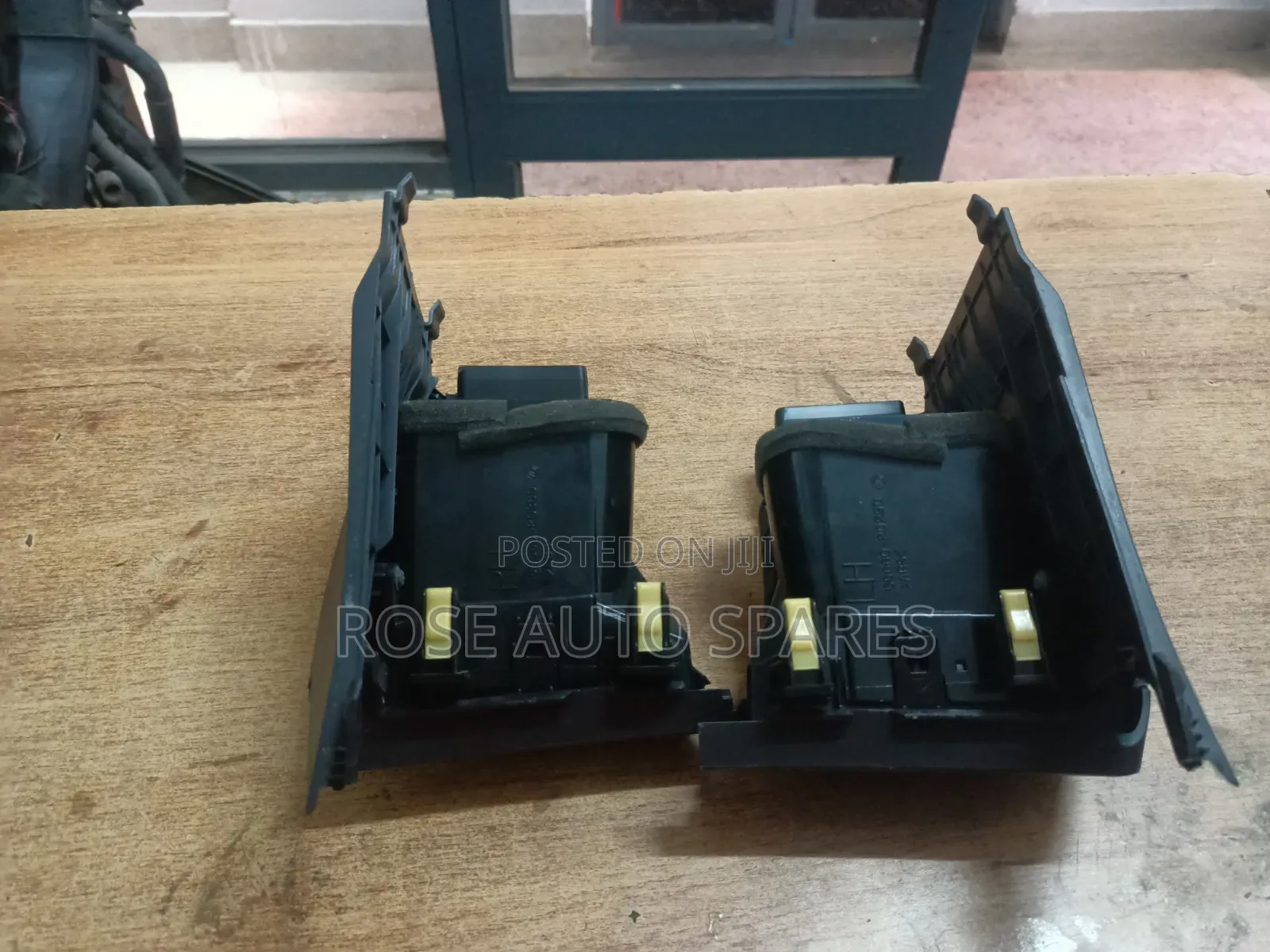 Premi 275 Dashboard Vents
