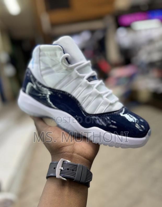 Nike Air Jordan 11 Retro Bred , Heiress ,Cool Grey ,Win Like 82 - thumbnail 4