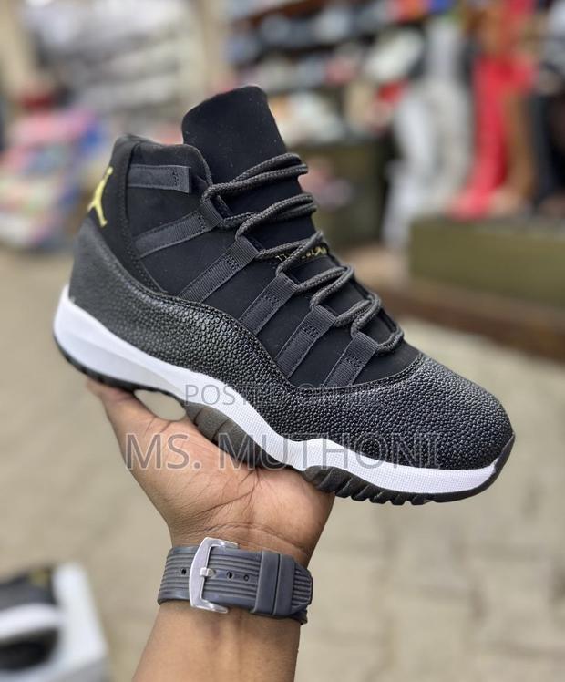 Nike Air Jordan 11 Retro Bred , Heiress ,Cool Grey ,Win Like 82 - main view