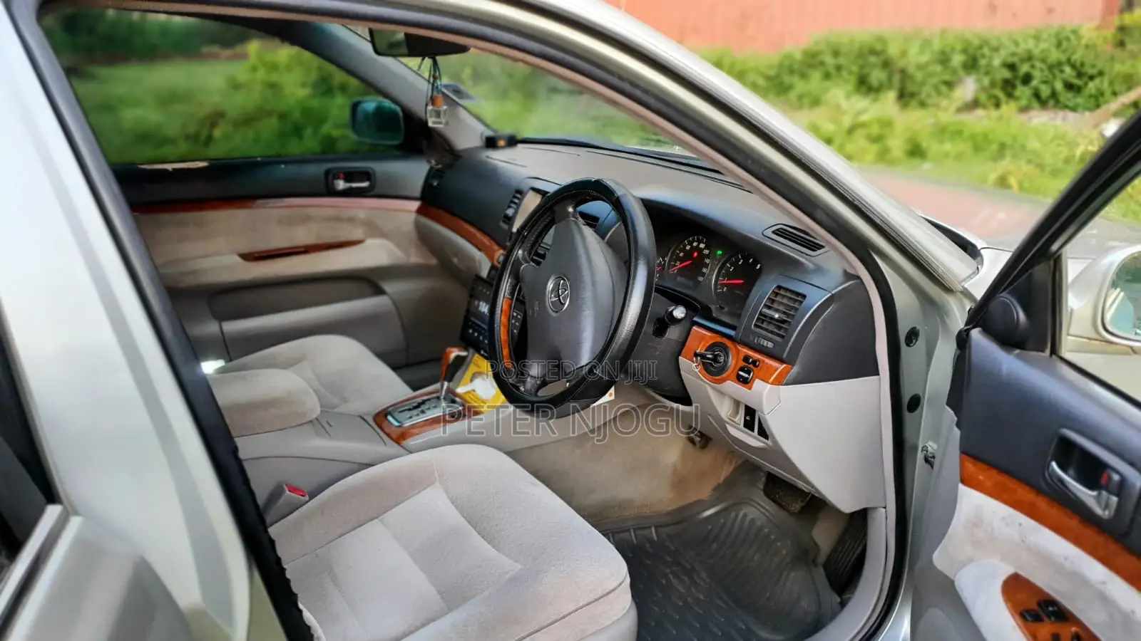 Toyota Mark II 2004 Gold