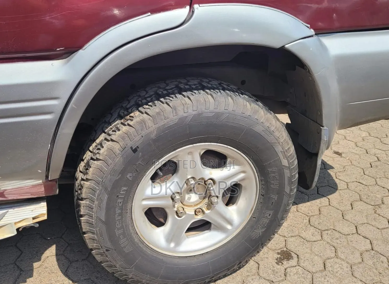 Nissan Terrano 2009 Maroon