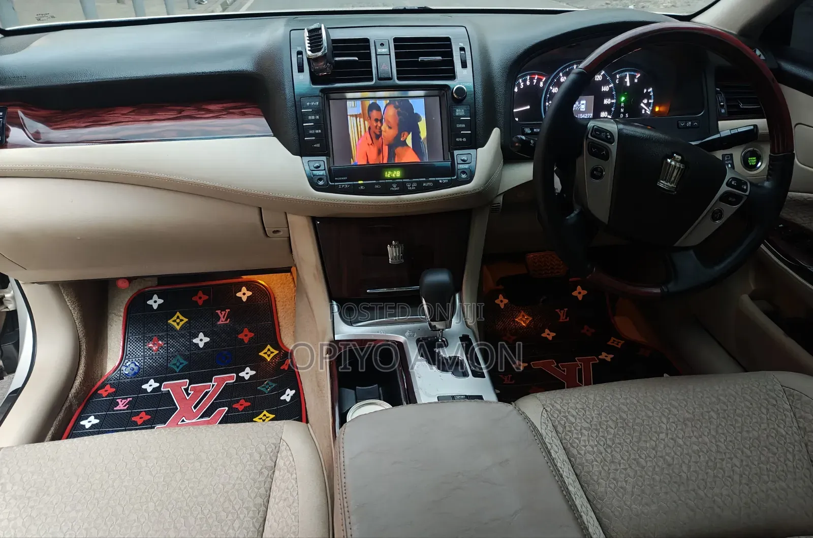 Toyota Crown 2012 Silver