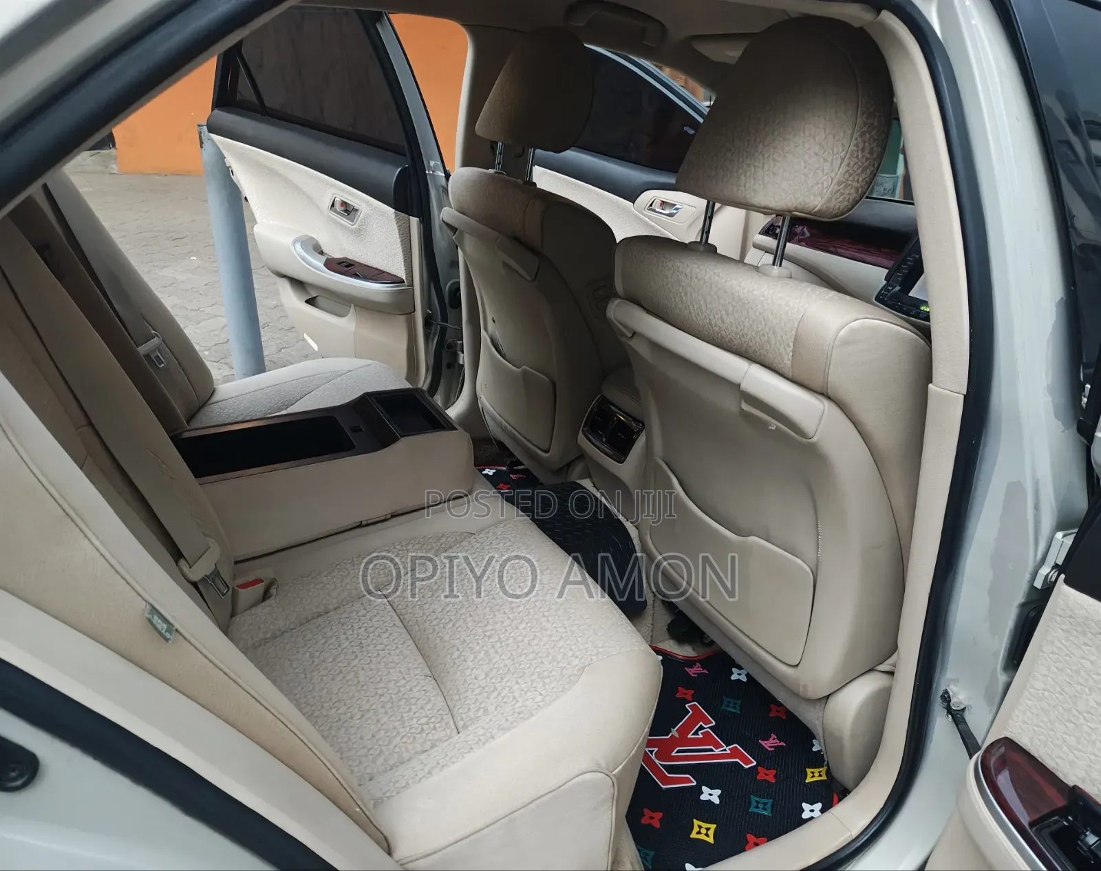 Toyota Crown 2012 Silver