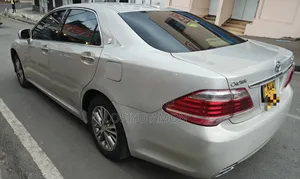 Toyota Crown 2012 Silver