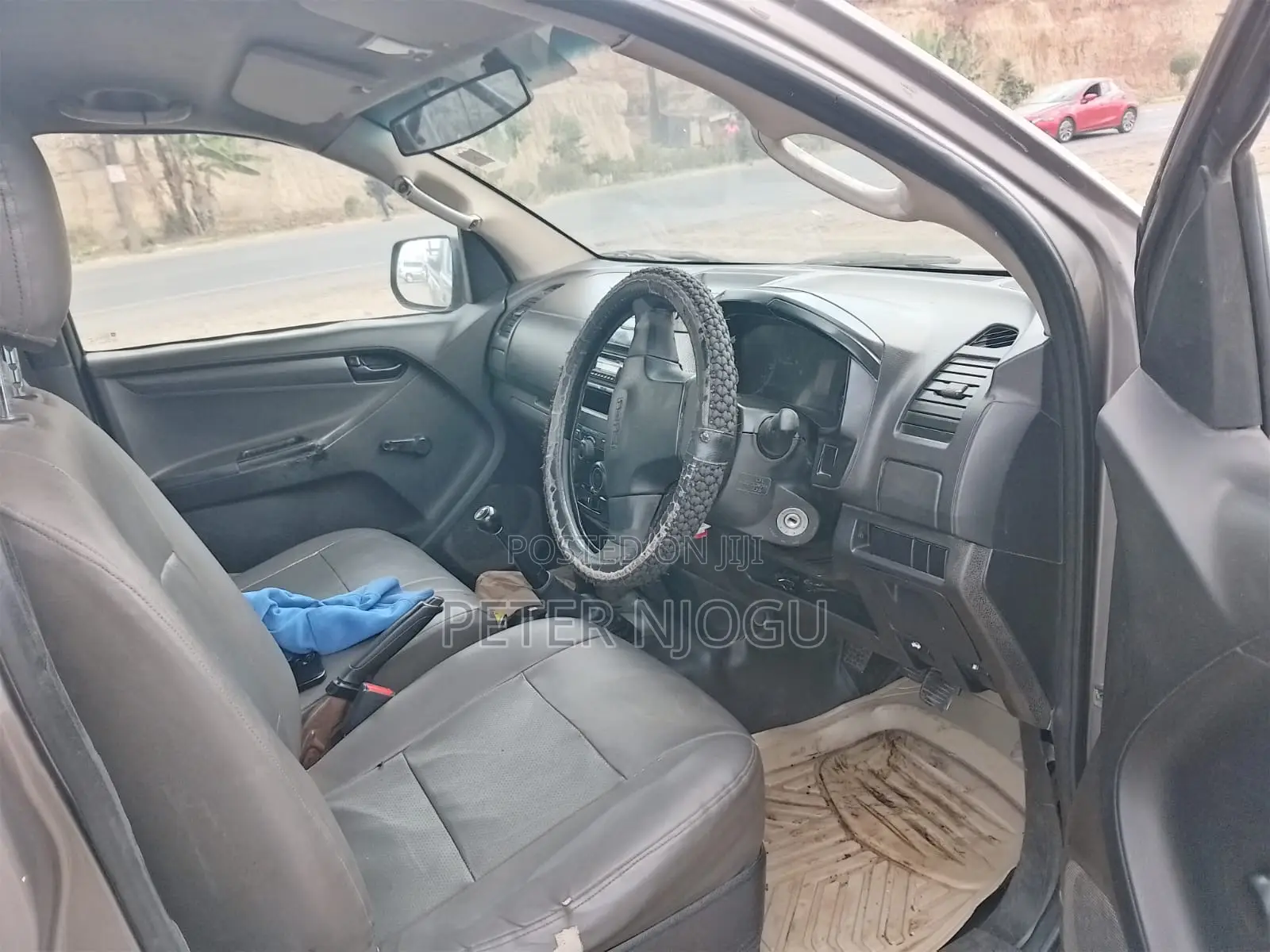 Isuzu D-MAX 2010 Brown
