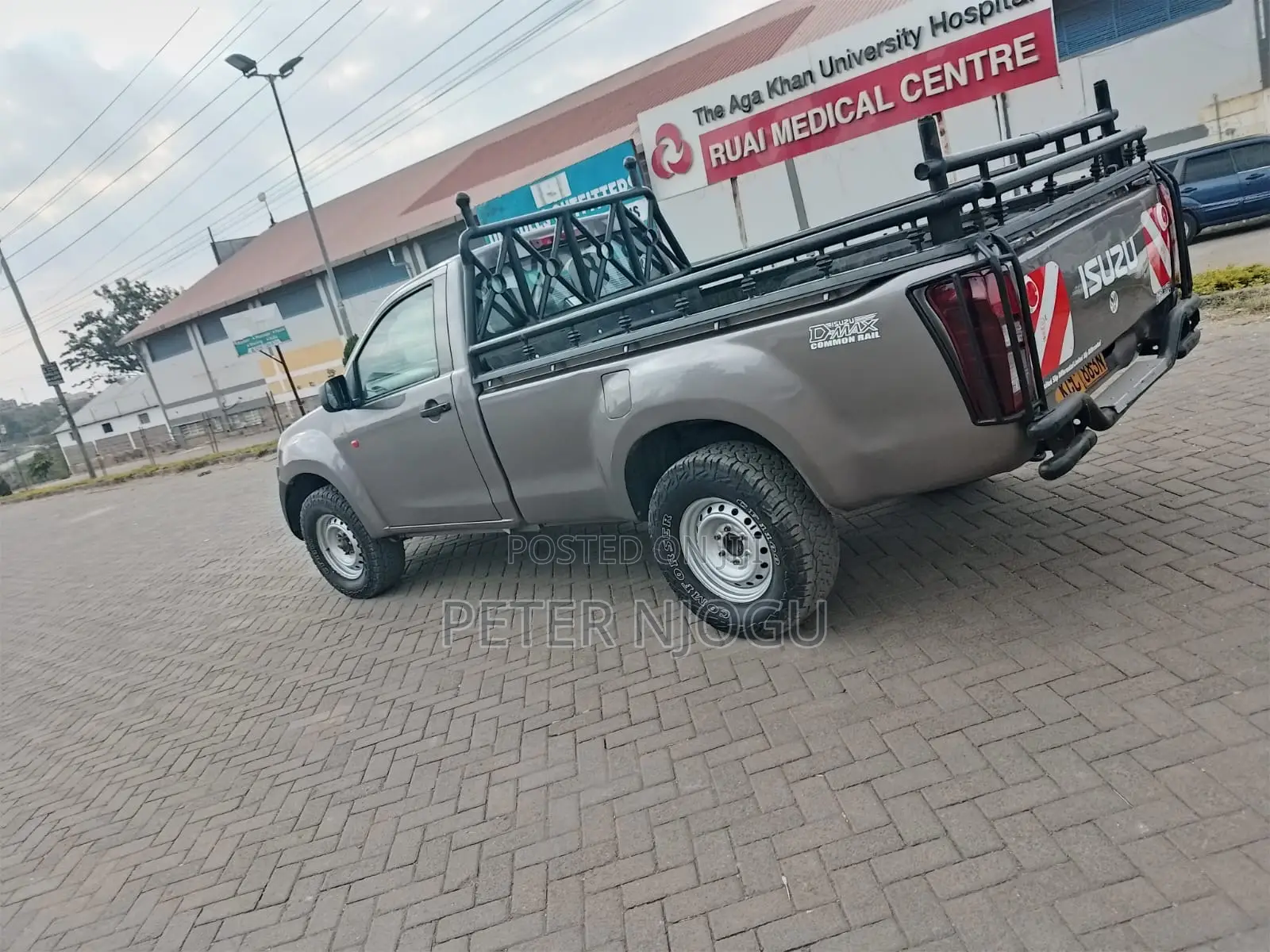 Isuzu D-MAX 2010 Brown