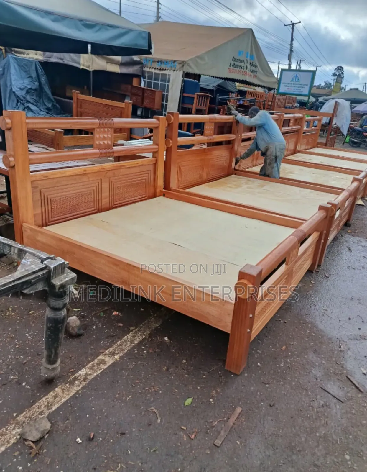 Mahogany Hotel Queen Sized Beds(Vanish )
