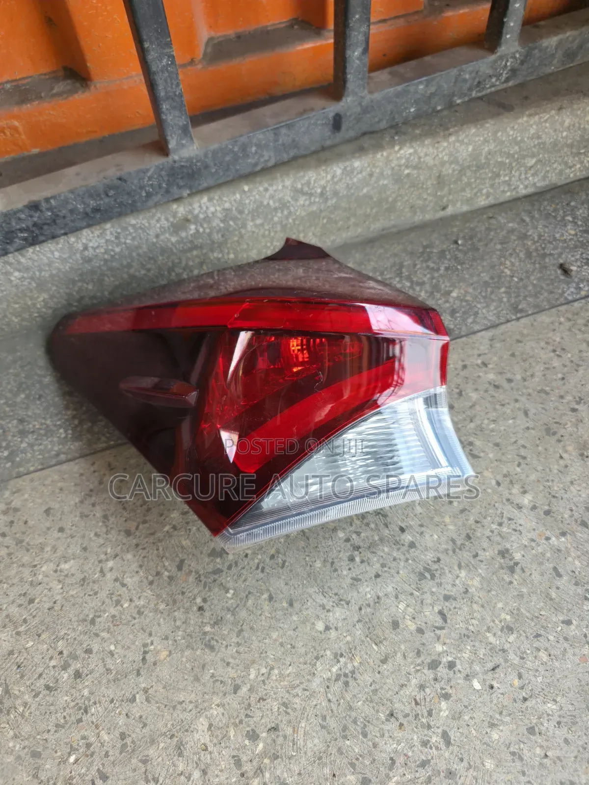 Auris 2015 2018 Tail Back Light