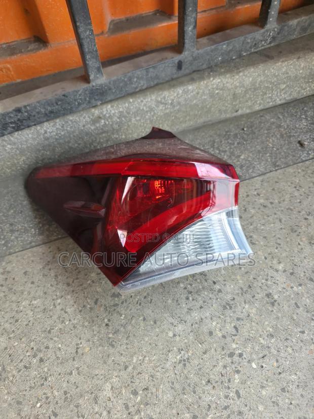 Auris 2015 2018 Tail Back Light