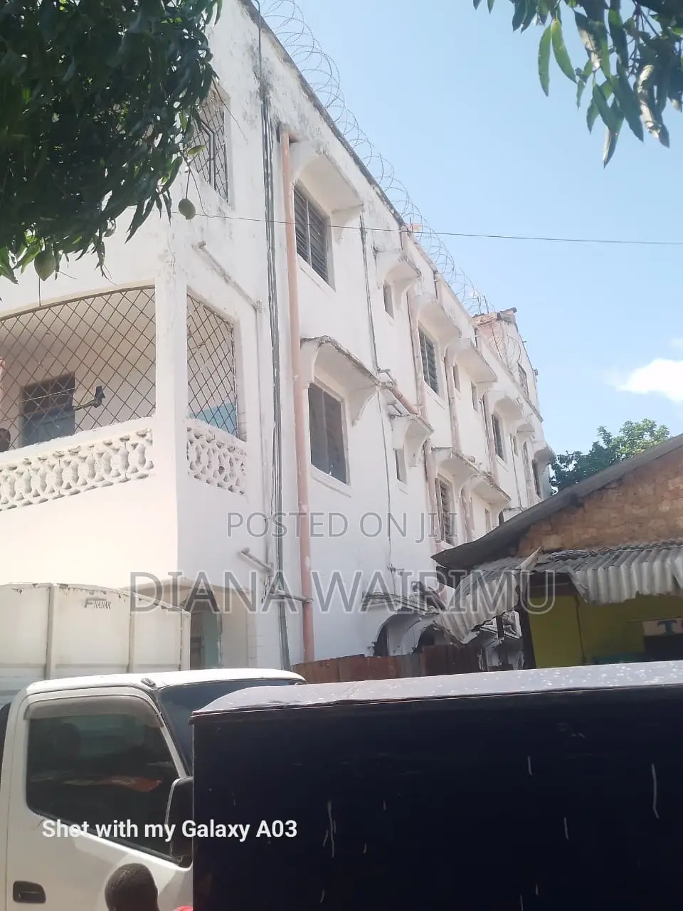 Commercial Property for Sale With Income of Monthly