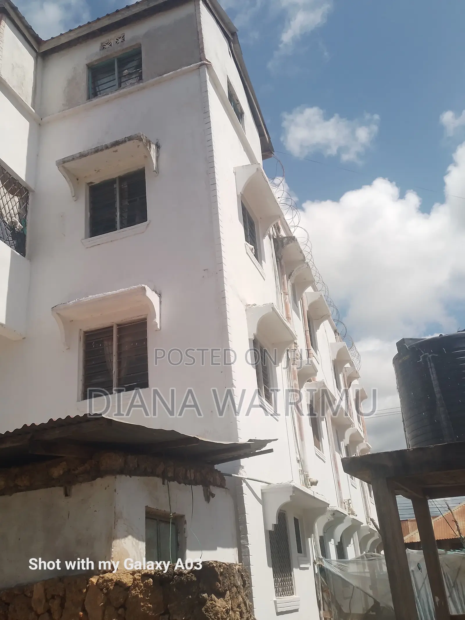 Commercial Property for Sale With Income of Monthly