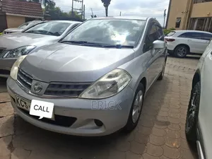 Nissan Tiida 2011 Silver