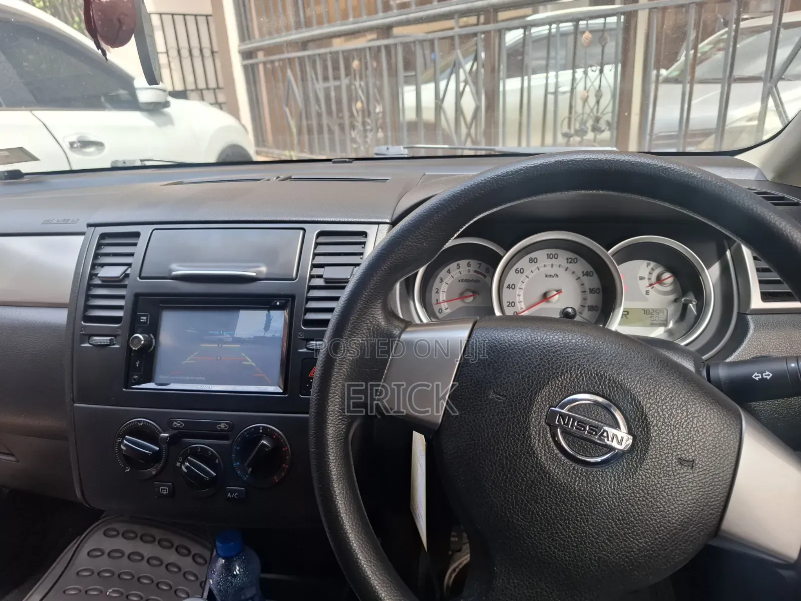 Nissan Tiida 2011 Silver
