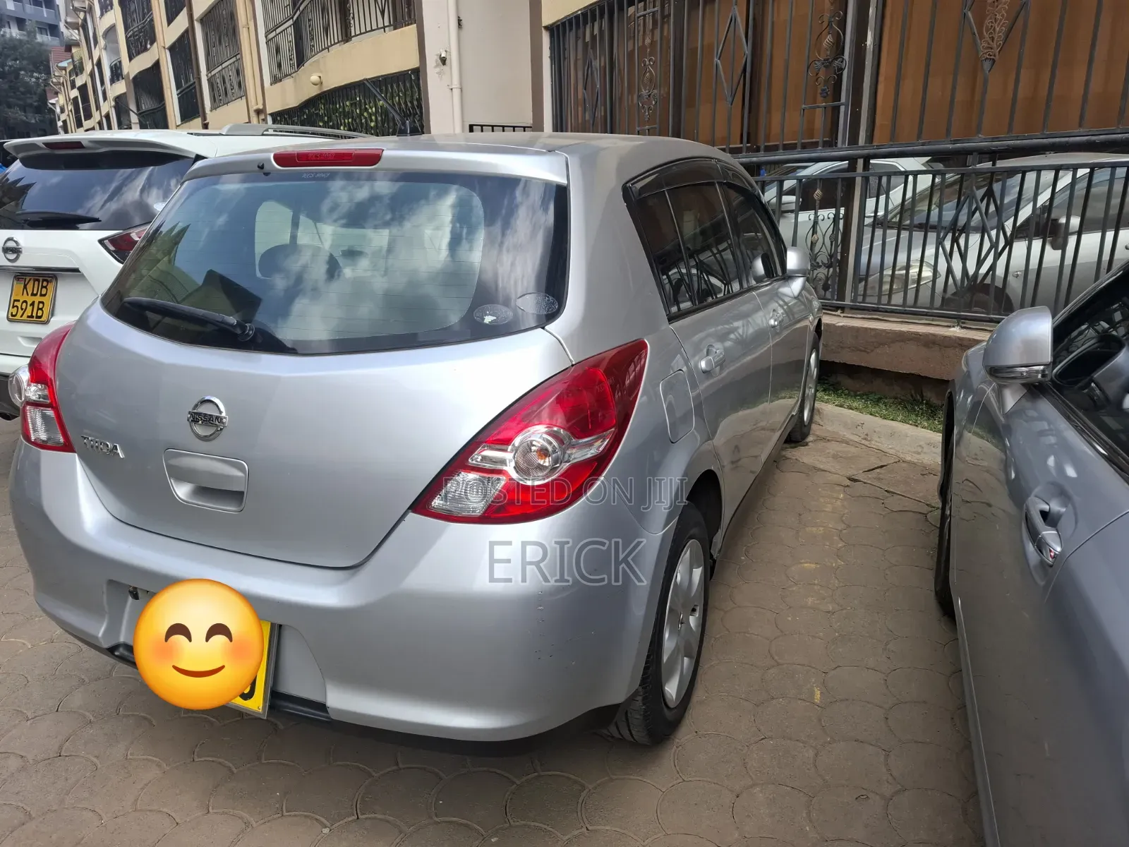 Nissan Tiida 2011 Silver