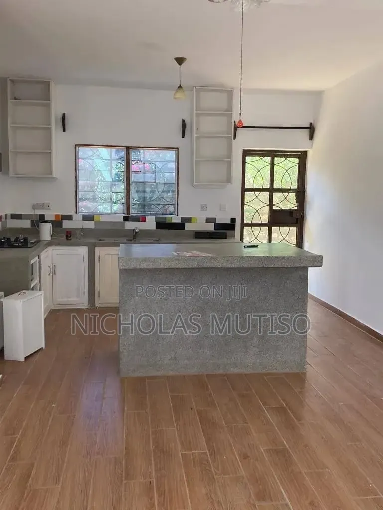 4bdrm Maisonette in Town Centre for sale