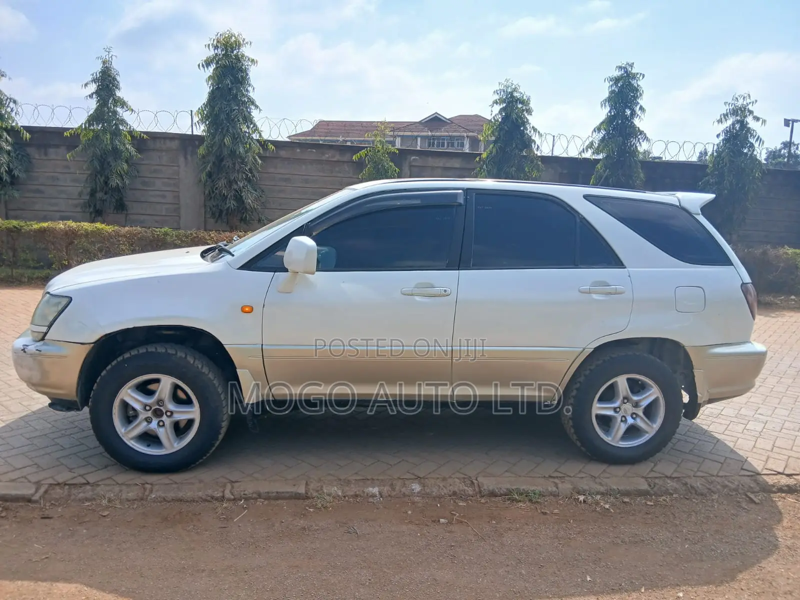 Toyota Harrier 2000 White