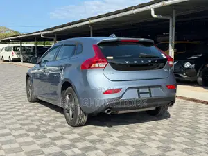 Volvo V40 2018 Blue
