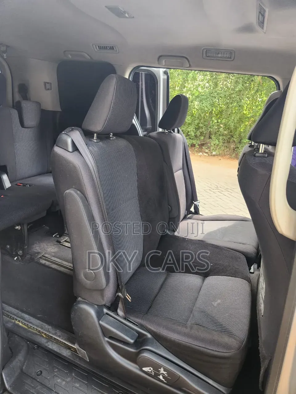 Toyota Noah 2018 Silver
