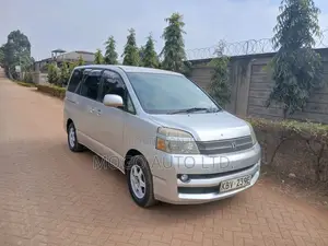 Toyota Voxy 2006 Silver