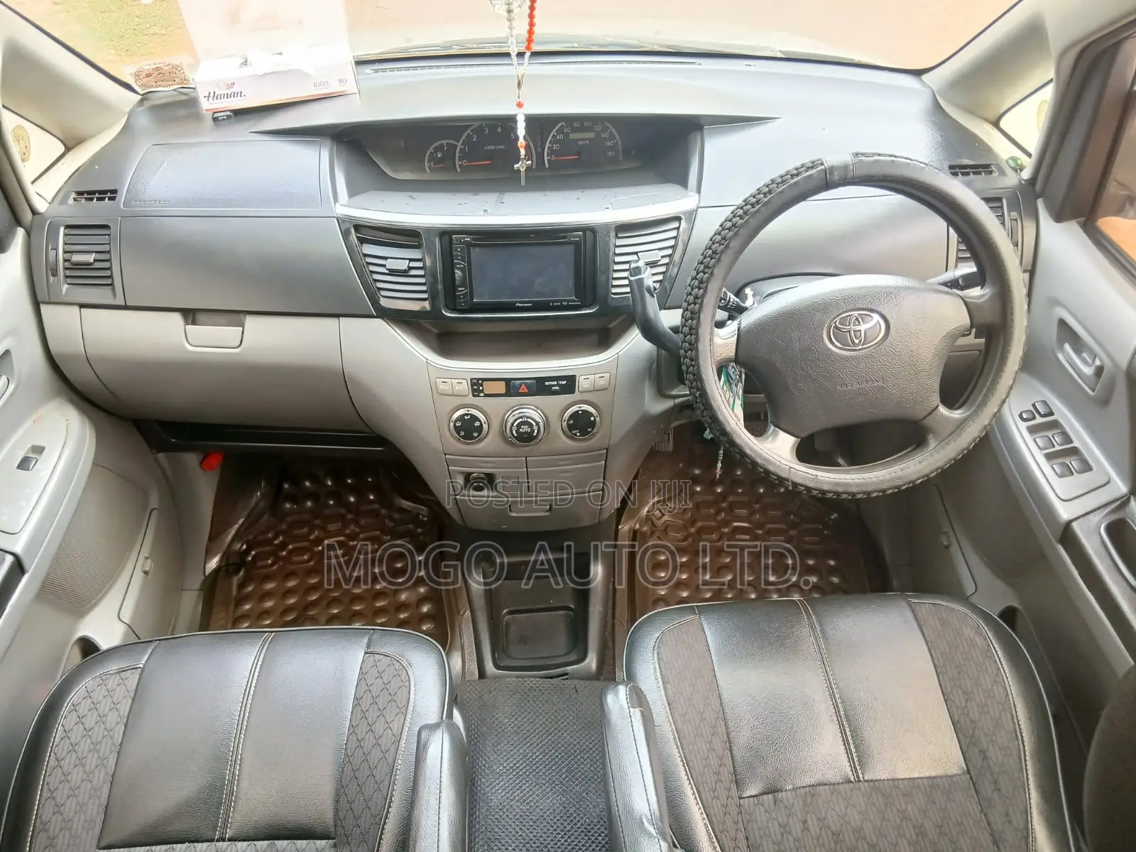 Toyota Voxy 2006 Silver