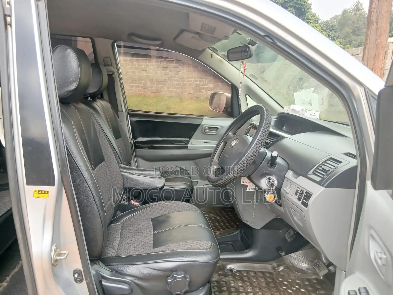 Toyota Voxy 2006 Silver