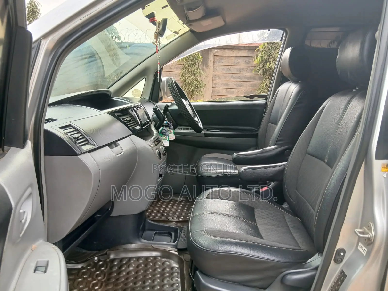 Toyota Voxy 2006 Silver