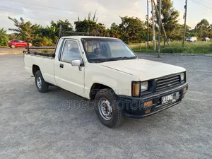 Mitsubishi L200 1999 Beige