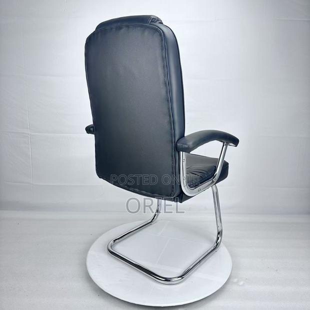 Office Chair : Sled Base Office Leather Chair - thumbnail 3