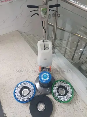 Heavy-Duty Commercial Floor Scrubber Machine