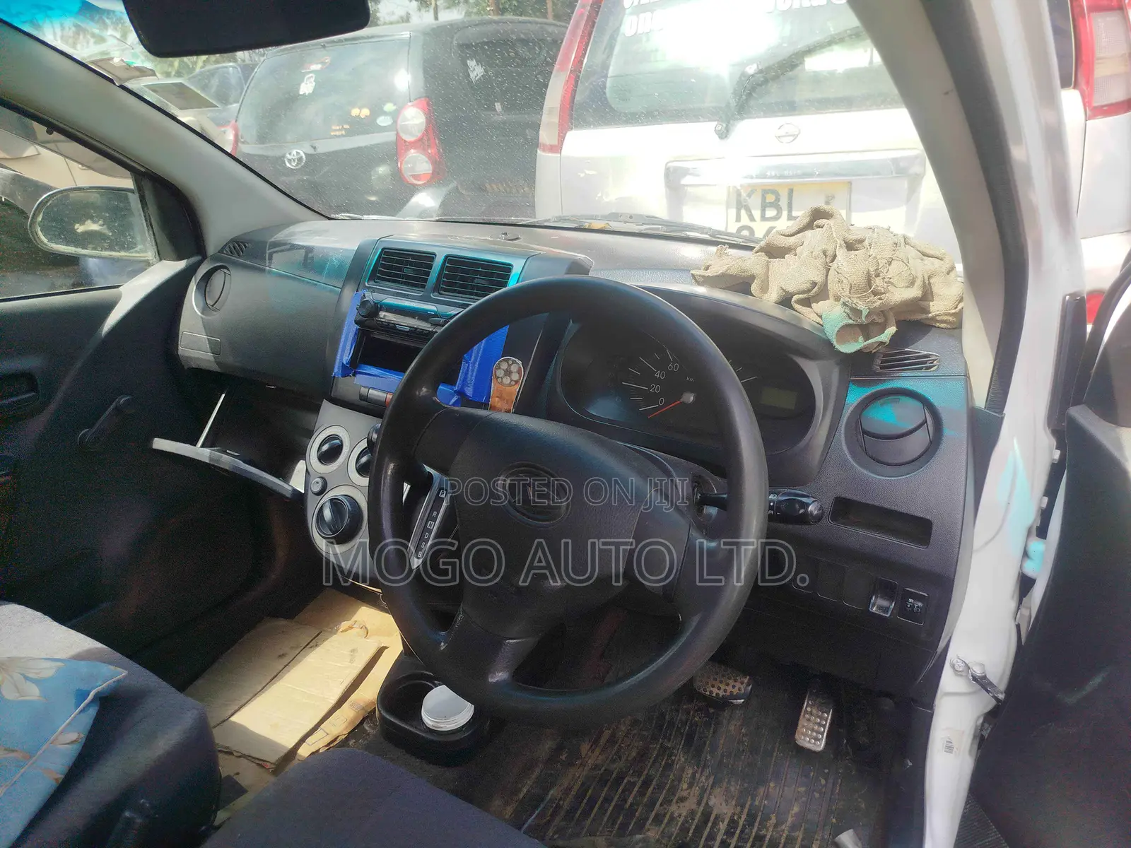 Daihatsu Mira 2014 White