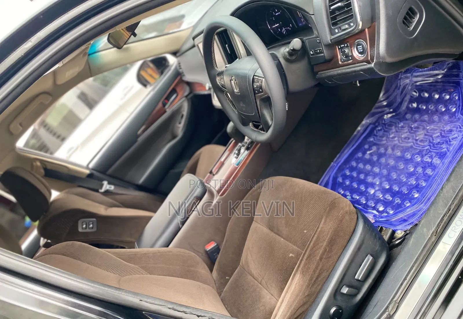 Toyota Crown 2013 Black