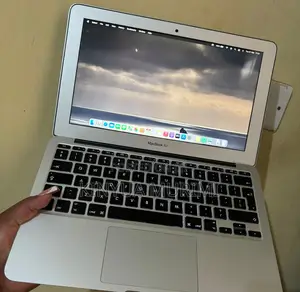 Laptop Apple MacBook Air 4GB Intel Core i5 HDD+SSD 500GB