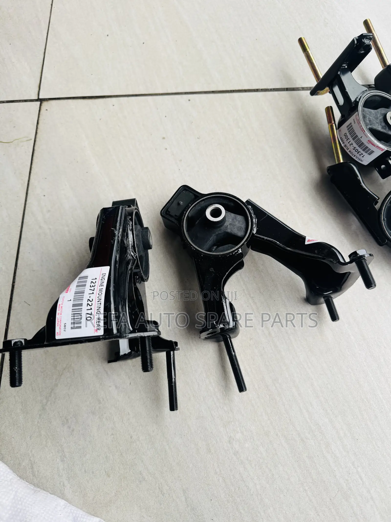 Shock Mountings Struts Nze and Ae100