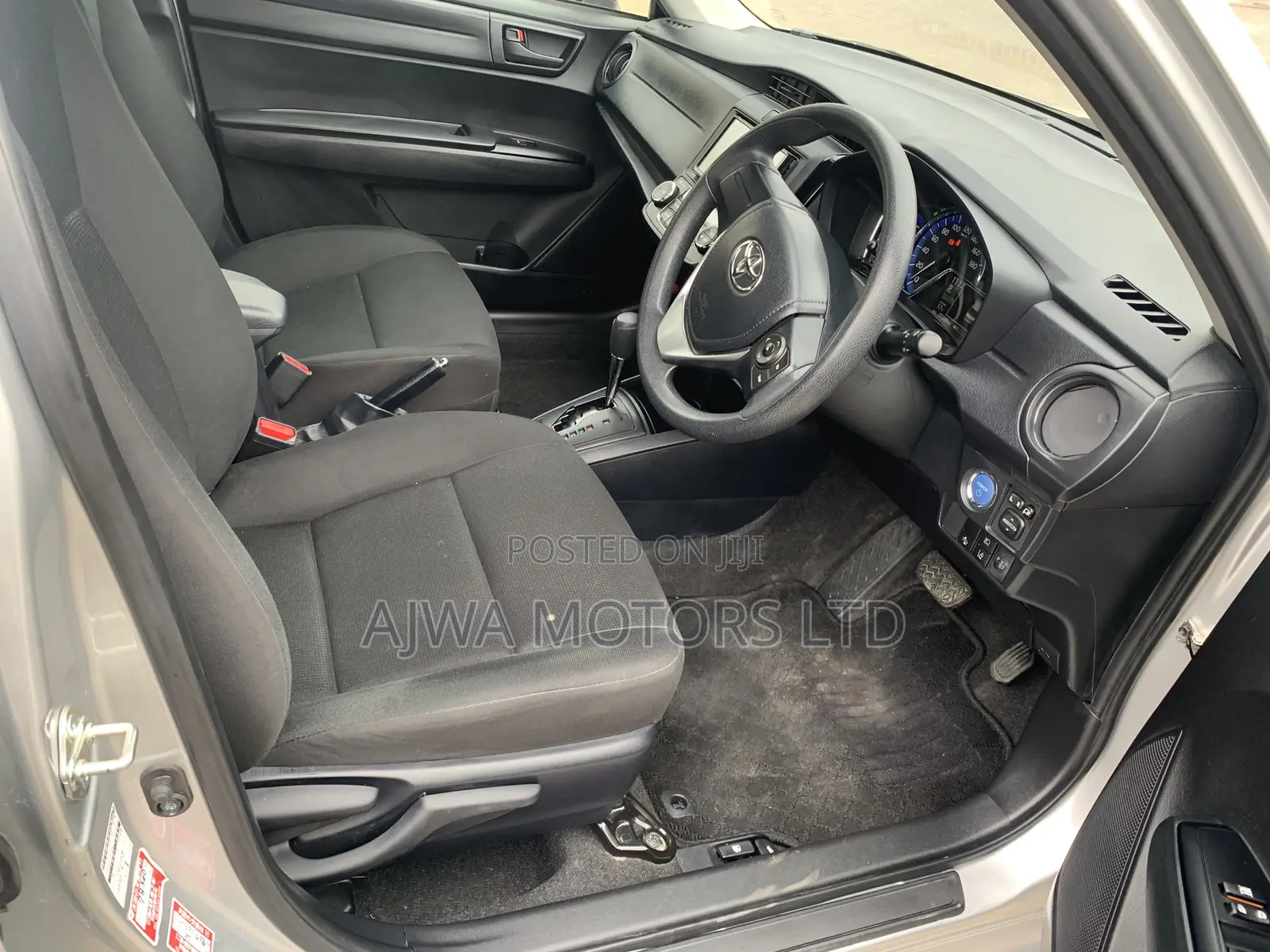 Toyota Axio 1.5 Hybrid 2WD 2020 Silver