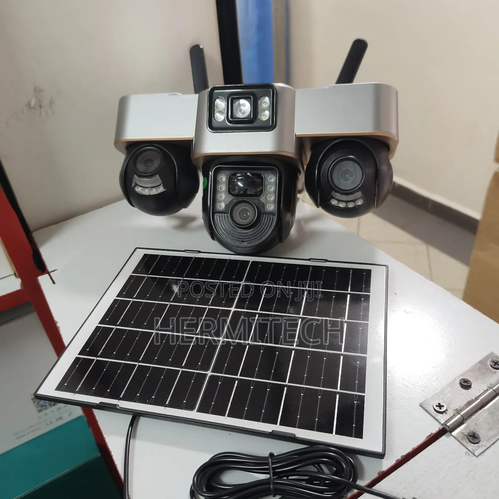 Outdoor Surveillance Camera 4g Solar Powered CCTV Cameras Triple Lens