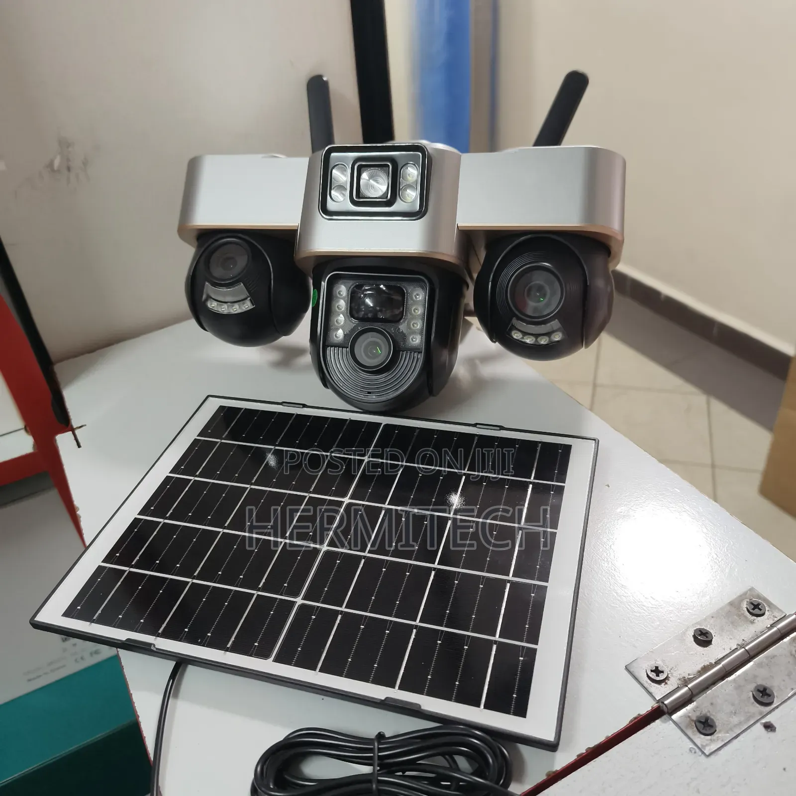 Outdoor Surveillance Camera 4g Solar Powered CCTV Cameras Triple Lens