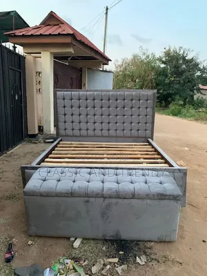 5x6 Chester Bed With an Ottoman,We Deliver