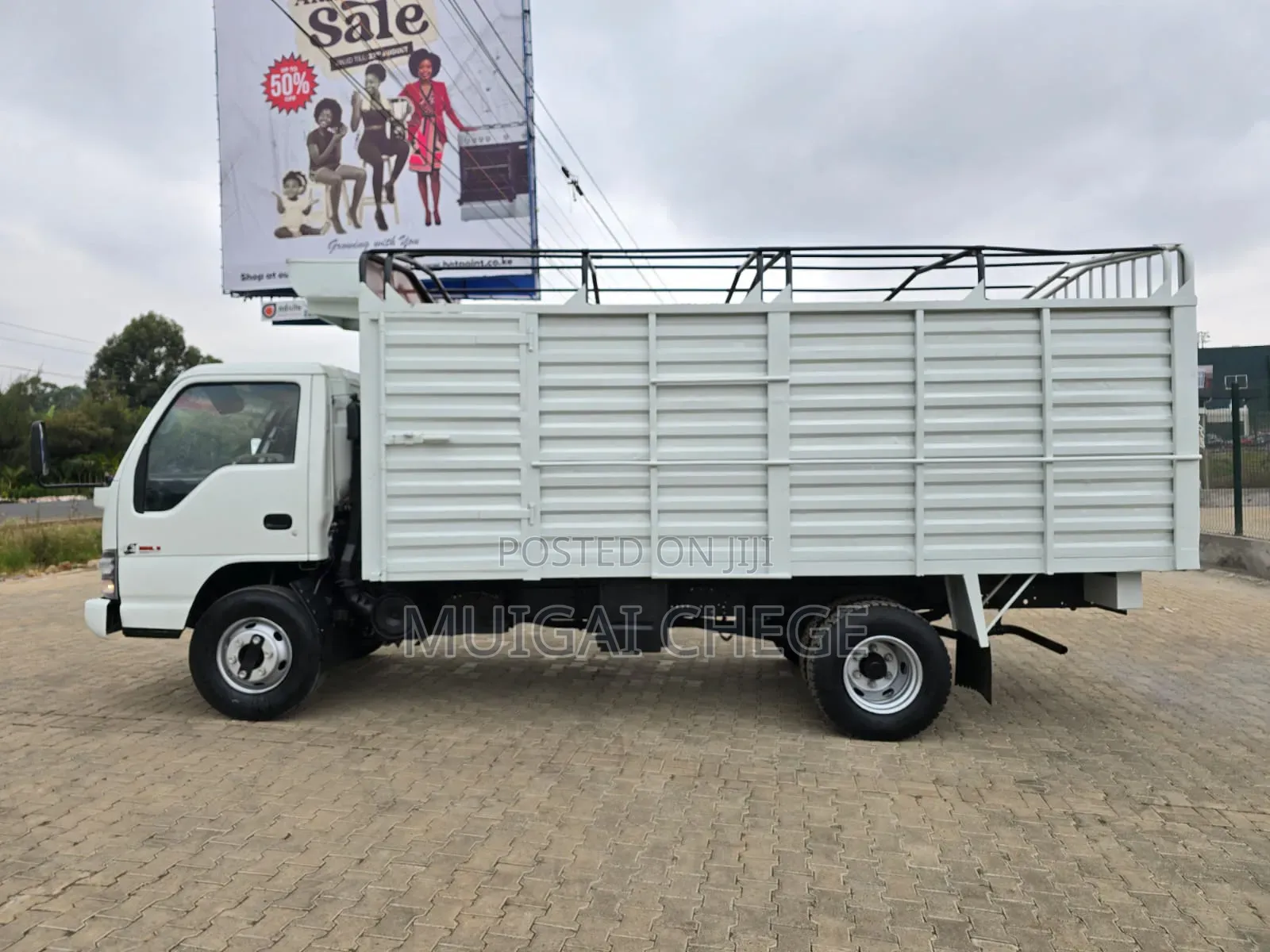 Mitsubishi Fuso Canter 2015 White
