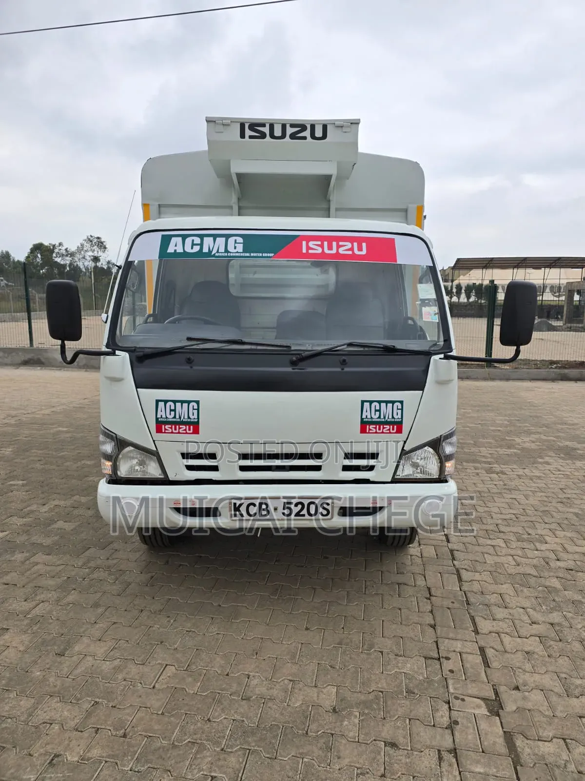Mitsubishi Fuso Canter 2015 White