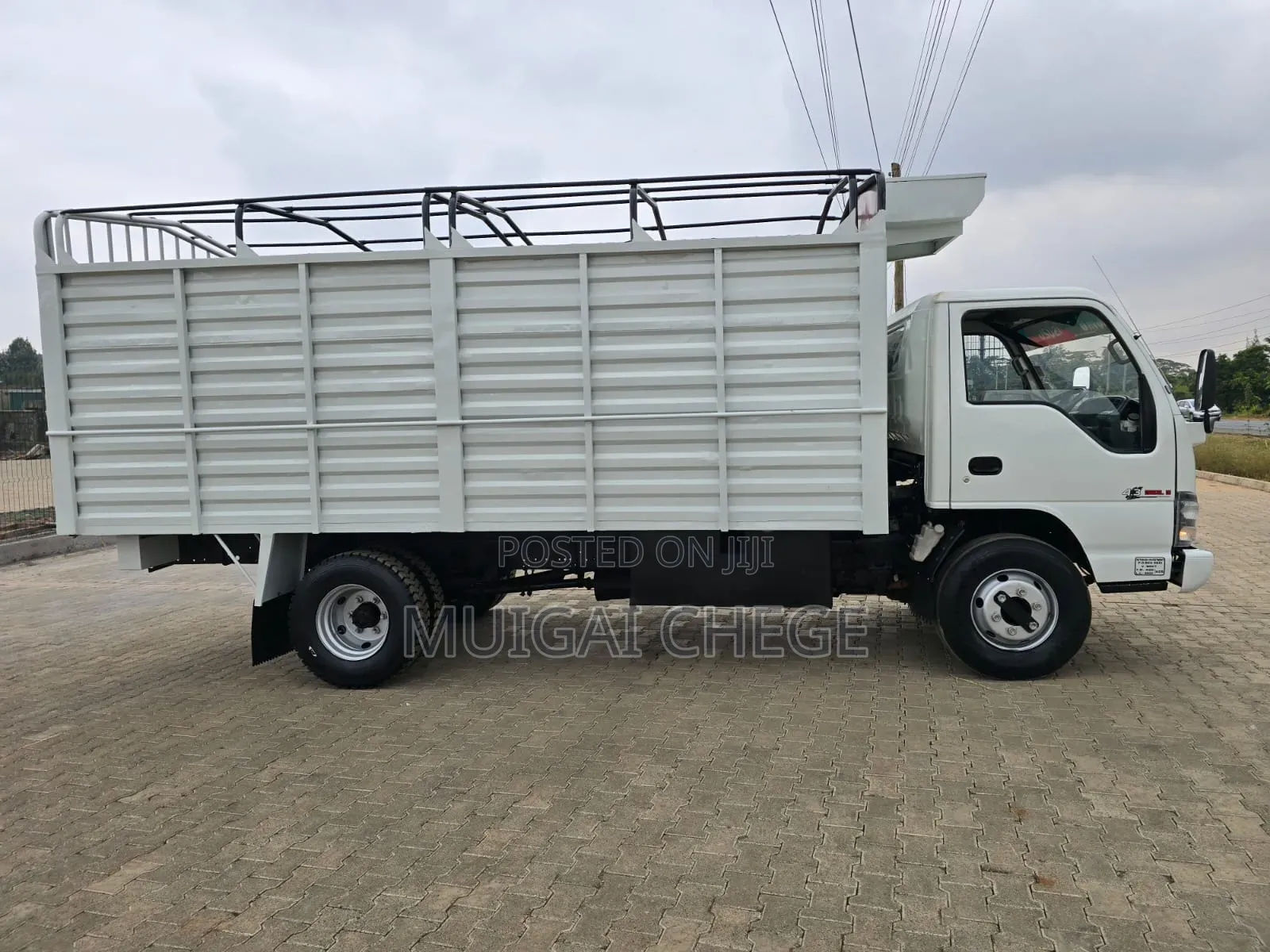 Mitsubishi Fuso Canter 2015 White