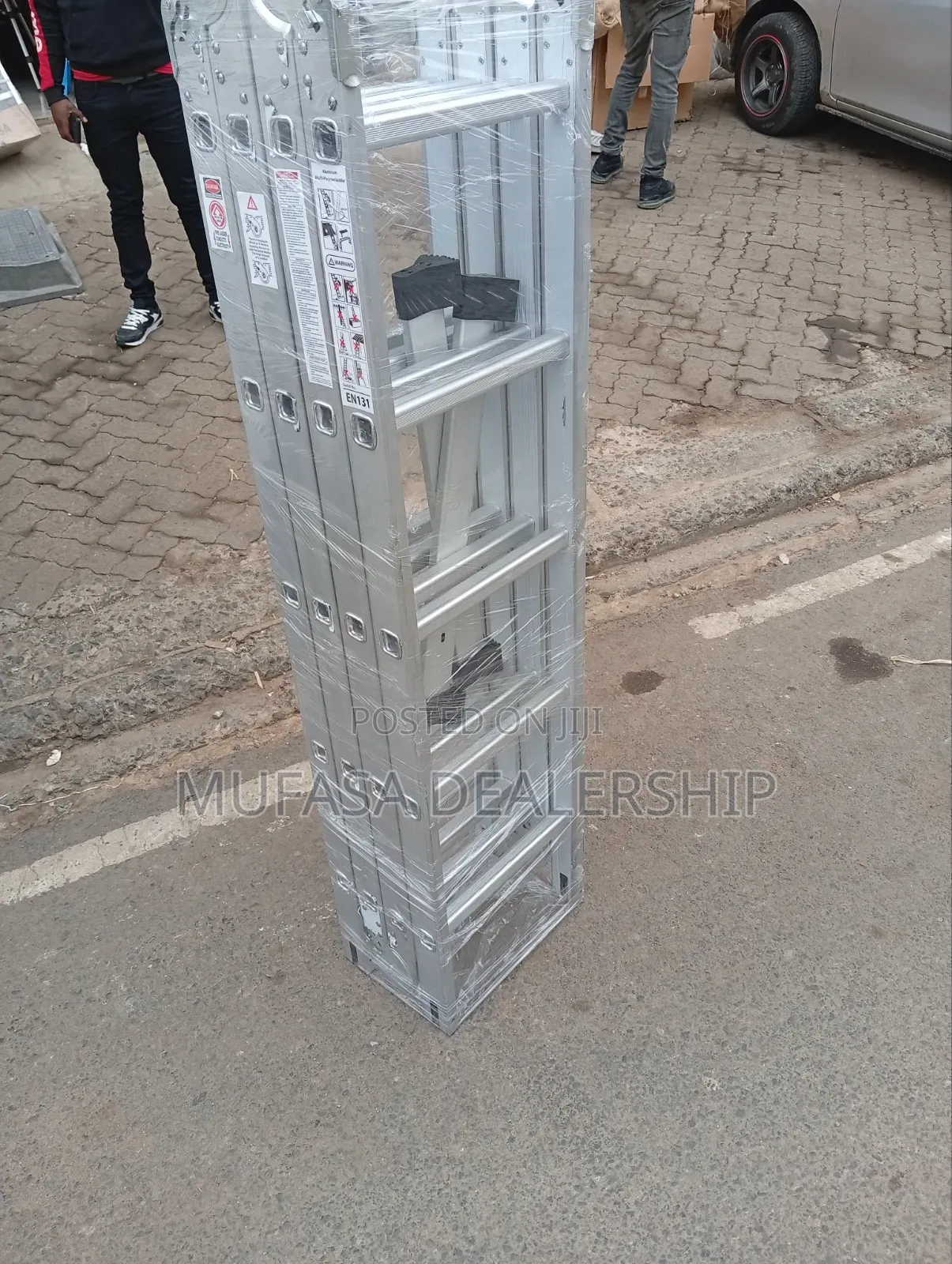 Heavy-Duty Foldable Ladder 150kgs