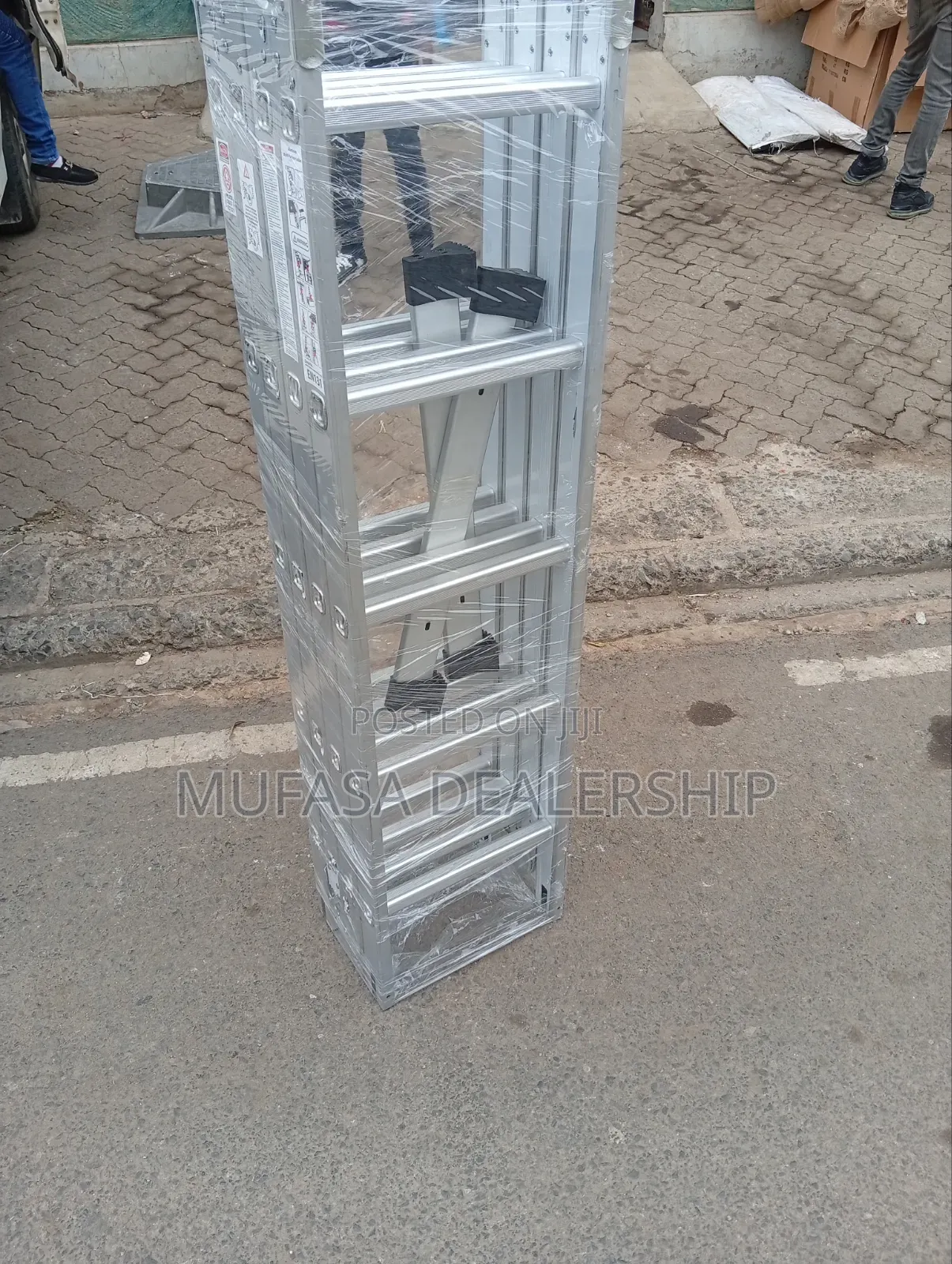 Heavy-Duty Foldable Ladder 150kgs