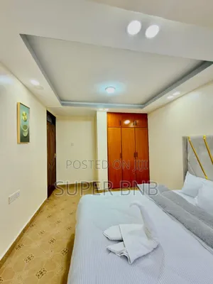Airbnb 5 Bedrooms Own Compound Partying Ruracio