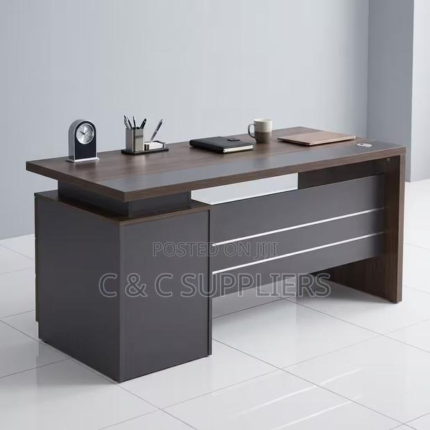 Executive Table-1.6 Meters
